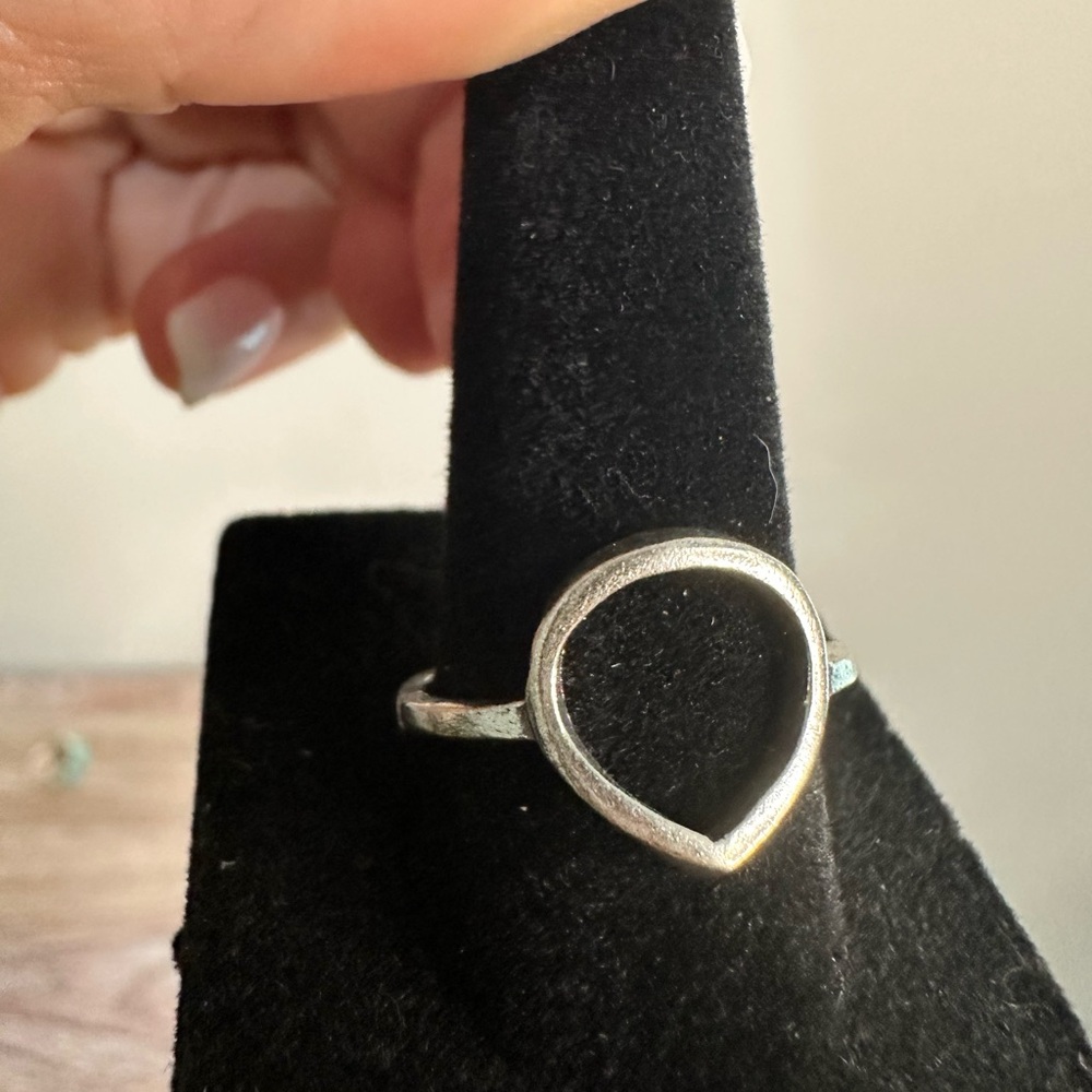 Silver Teardrop Ring Sz 9